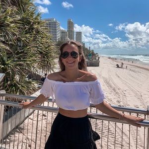 Meet your Posher, Victoria